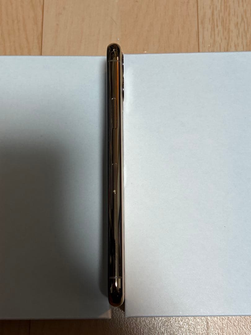 美品　iPhone11 proゴールド 256GB SIMフリー 利用制限○