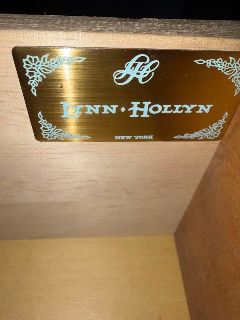 リンホーリン ガラス戸付き4段キャビネット