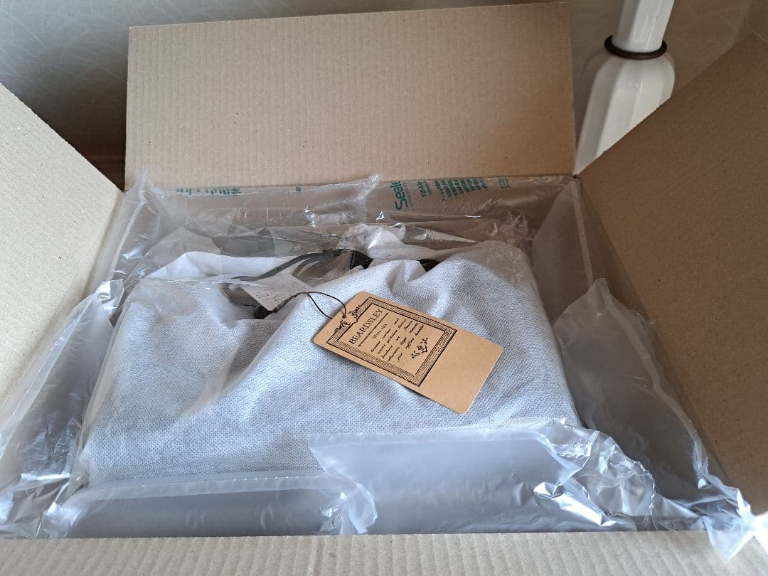 ビアズリー　レザーボディバッグ　【ベルト付替え可】