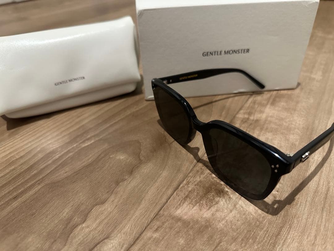 GENTLE MONSTER サングラス　BY