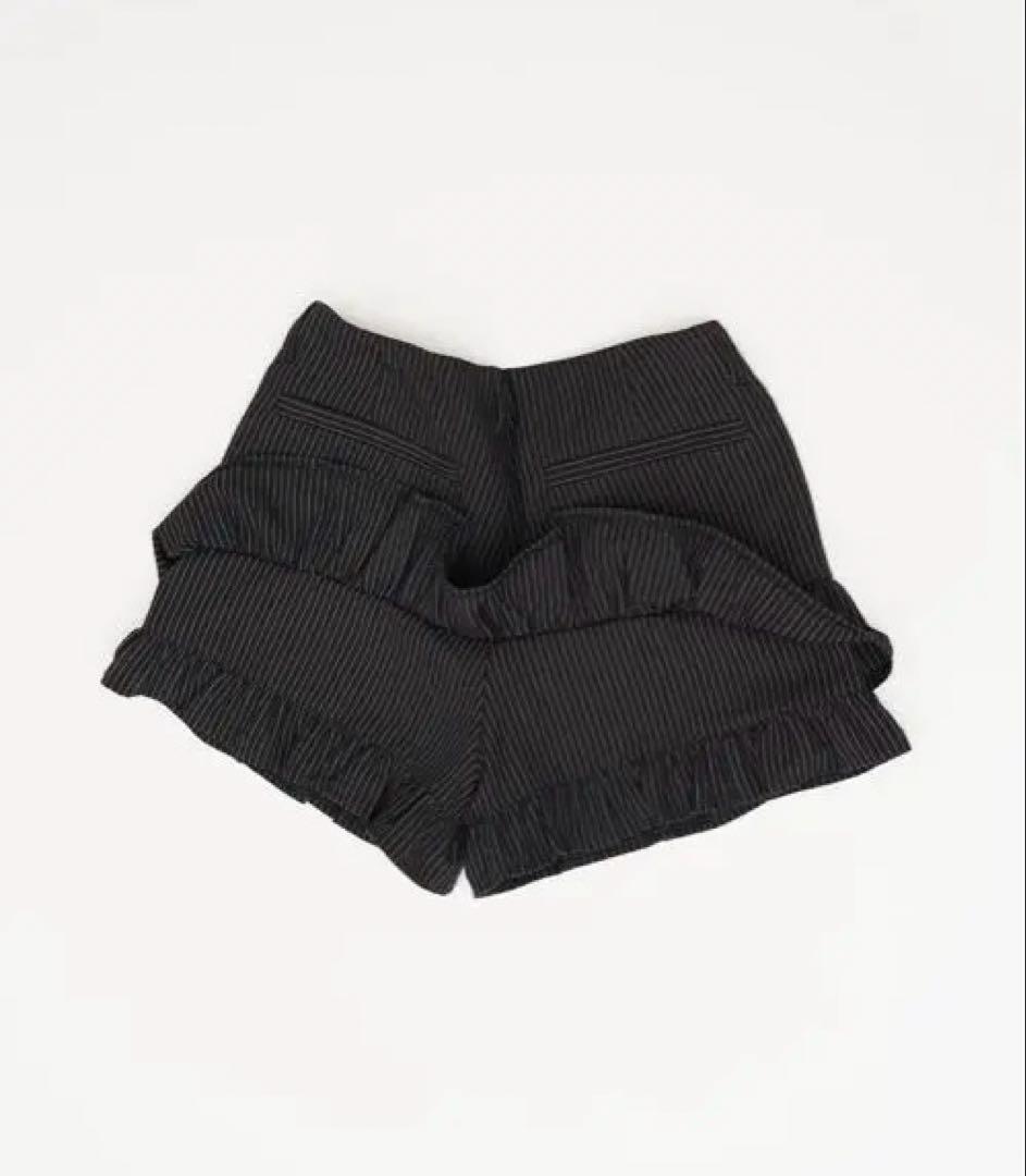 ピンストライプ ティアード ショートパンツ　ティーナジョジュン