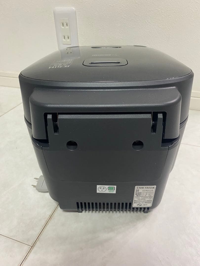 【美品】象印 極め炊き 圧力IH炊飯ジャー NW-YA10