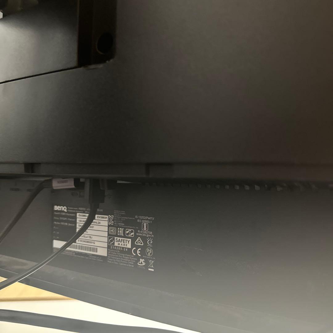 g*a様 【美品】定価19万5000円　BenQ モニター 37.5インチ