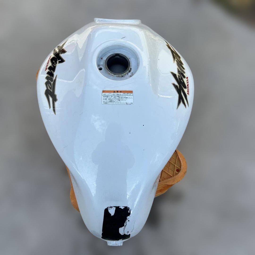 ホンダ Hornet タンク　前期型 ホワイト傷あり