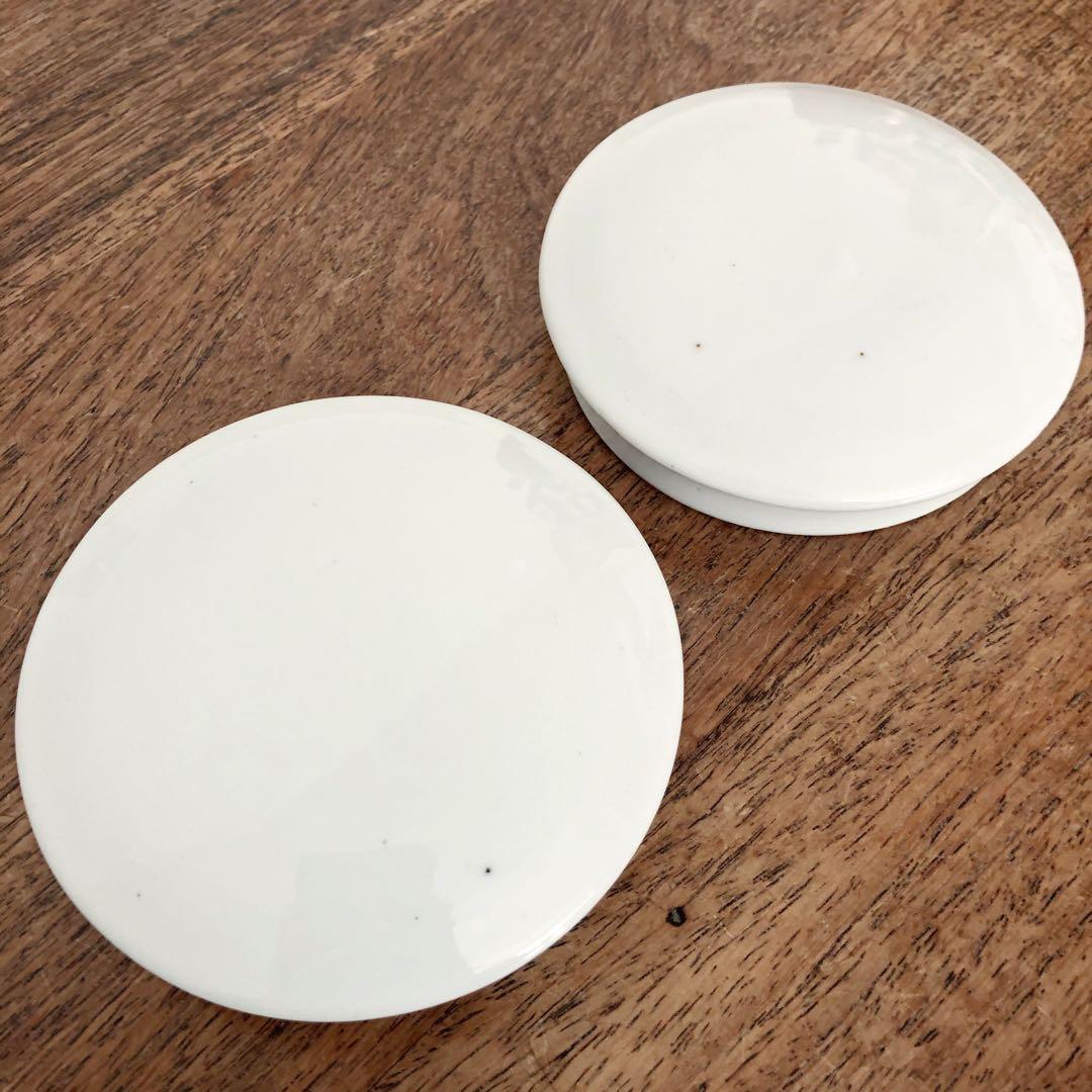 CO.さまおまとめ 【古い石鹸と重曹の容器と蓋付き薬瓶2つ】