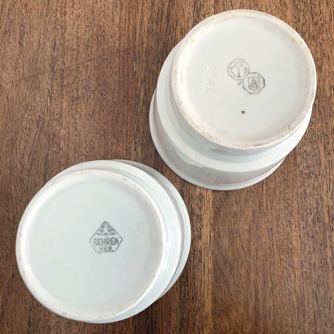 CO.さまおまとめ 【古い石鹸と重曹の容器と蓋付き薬瓶2つ】