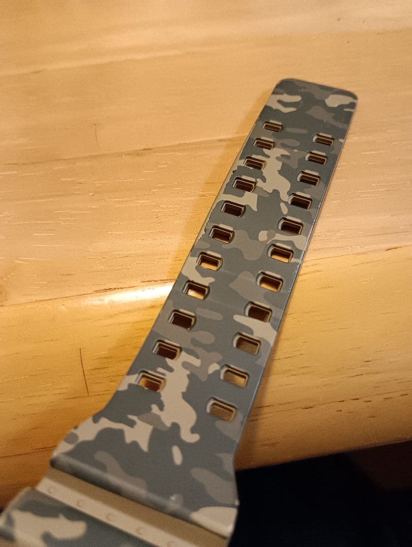 ヒロ　G-SHOCK 電池新品 GA-100CM 迷彩 Gショック