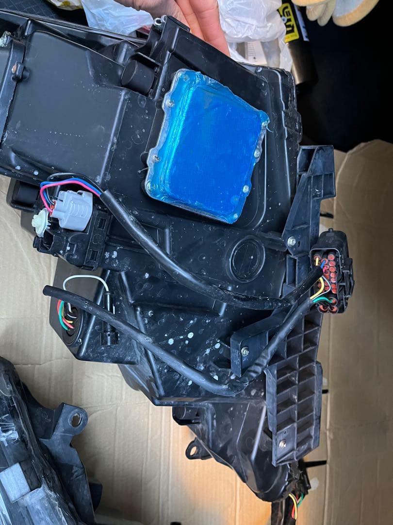 LEXUS レクサス　IS250 GSE20三眼　左右ヘッドライトVLAND