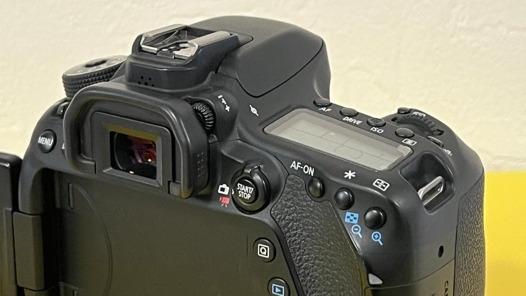 【美品】Canon EOS 80D デジタル一眼レフカメラ【値引き】