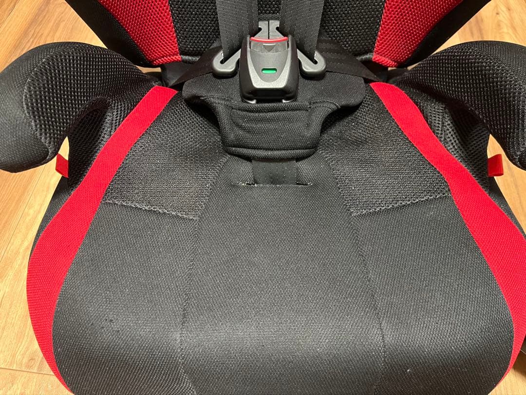 コンビ　ジュニアシート　ジョイトリップ　エアスルーCG レッド