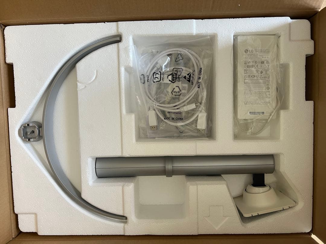 LG UHD モニター27UP850-W 27インチ 4K type-c