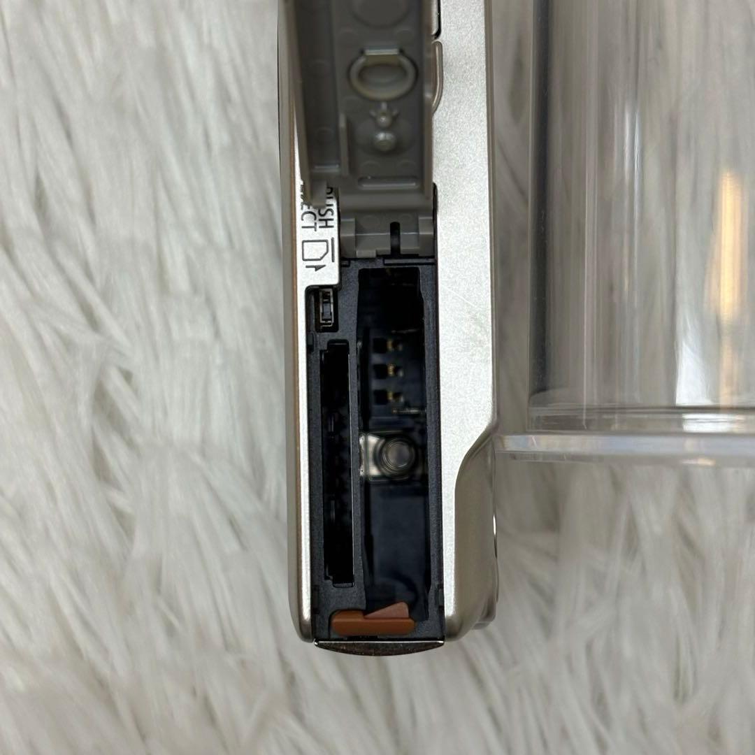 Canon カメラ　IXY 60 PC1158 充電器 コンデジ　動作品