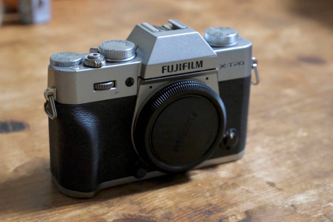 【値下げ可】Fujifilm XT20 ボディ（送料込）