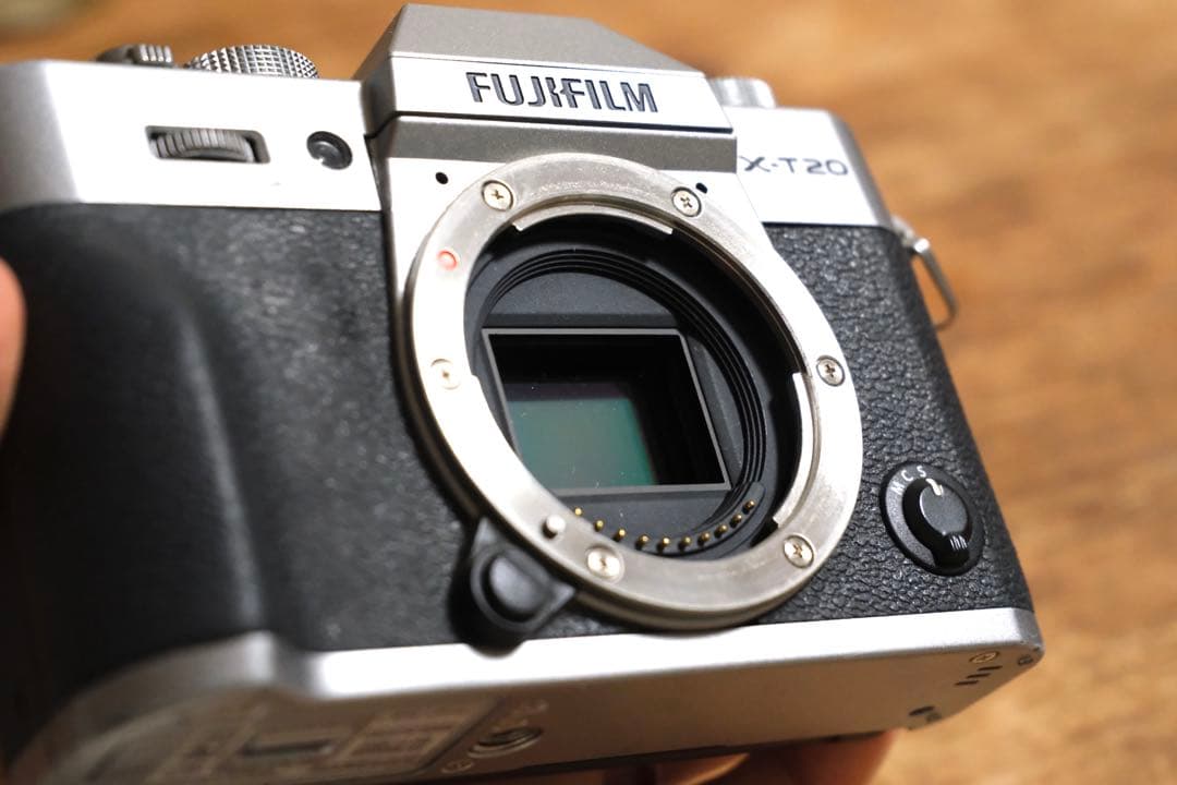 【値下げ可】Fujifilm XT20 ボディ（送料込）