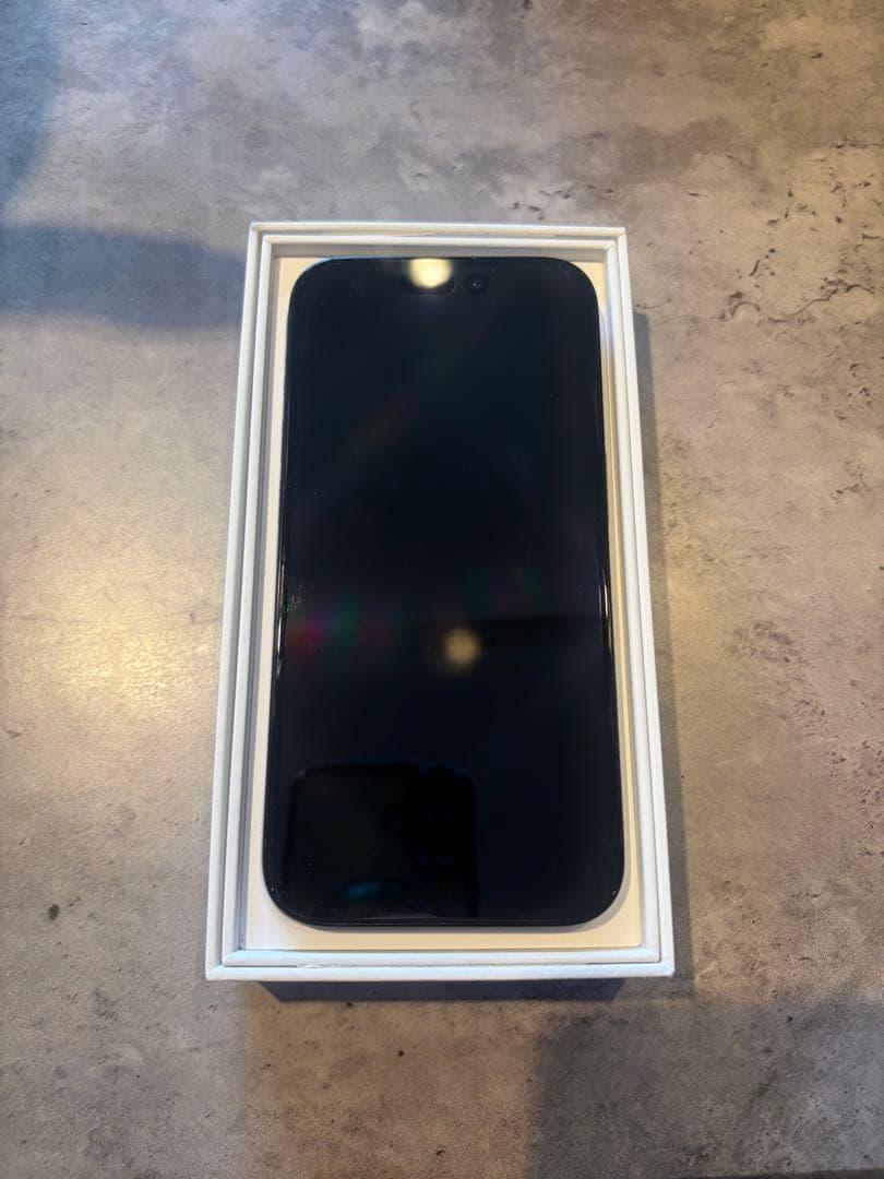 Mayumi ❄️ 　iPhone15pro128GB ブラックチタニウム