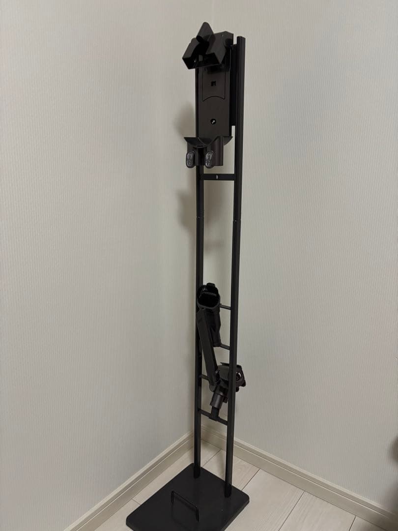 Dyson HH08 掃除機　コードレスクリーナー　スタンド充電器付き