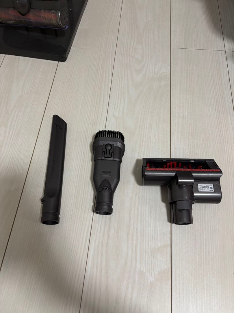 Dyson HH08 掃除機　コードレスクリーナー　スタンド充電器付き