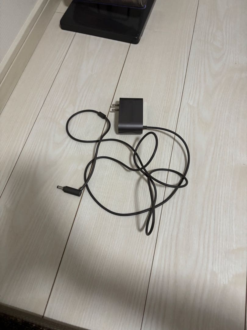 Dyson HH08 掃除機　コードレスクリーナー　スタンド充電器付き