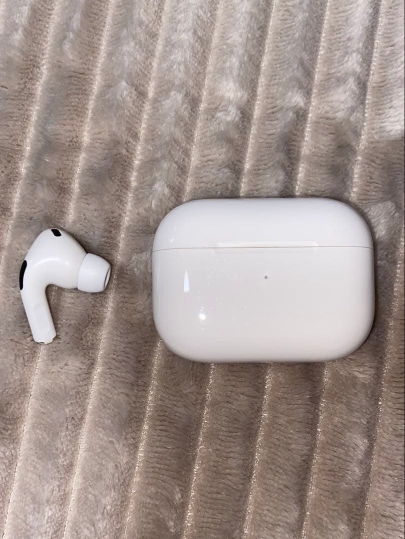 AirPods Pro2 右耳+充電ケース+イヤーチップ+ライトニングケーブル付