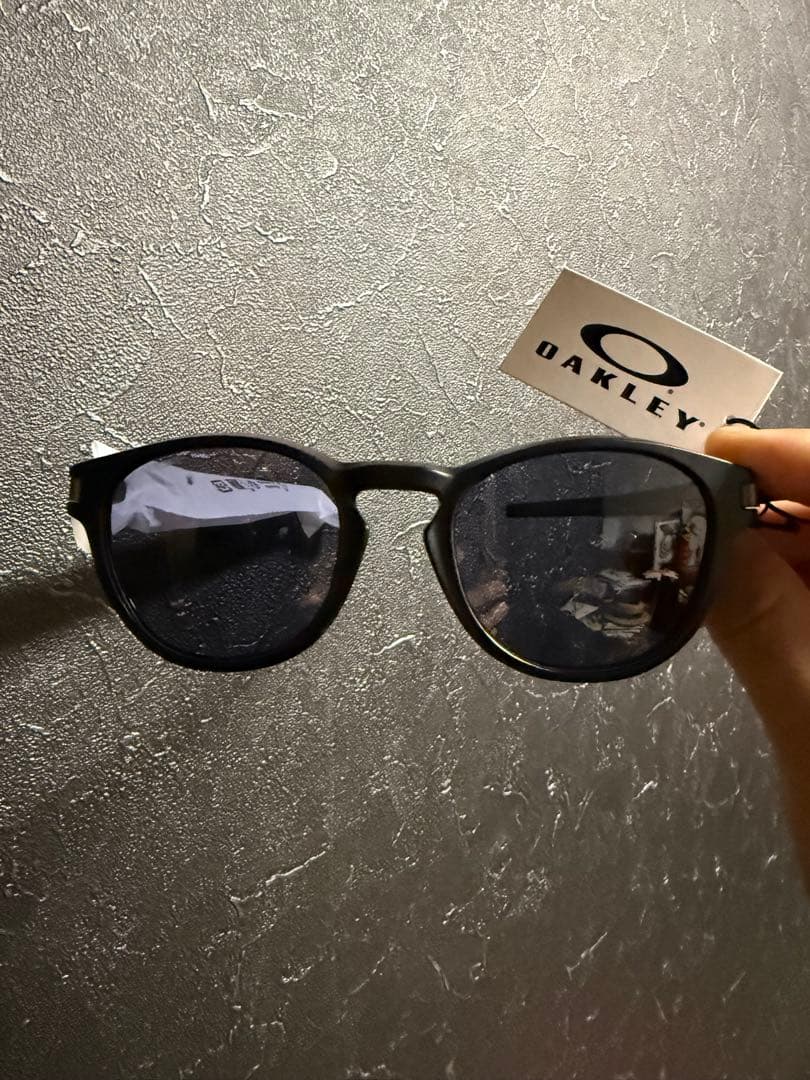 OAKLEY ブラックラウンドサングラス 未使用