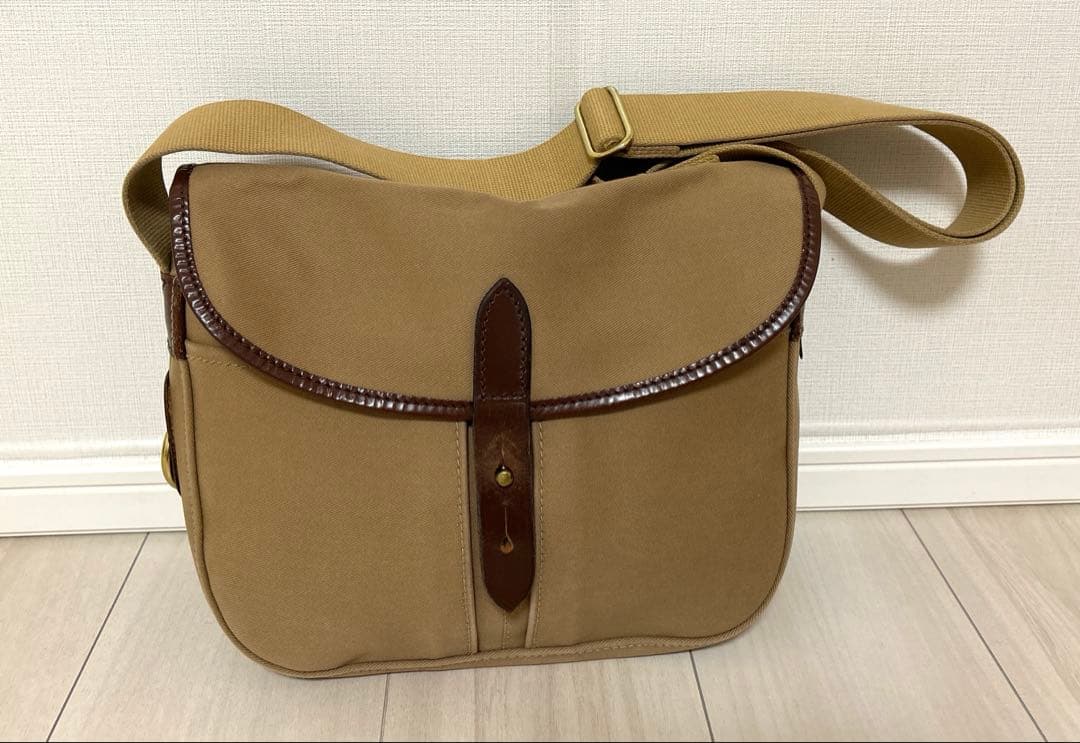 Brady ブレディ ショルダーバッグ斜めがけ 肩掛け キャンバス