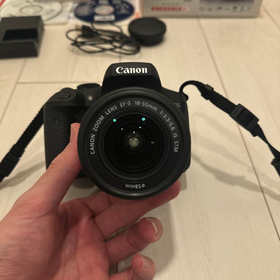 【美品】Canon EOS Kiss X8i デジタル一眼レフ