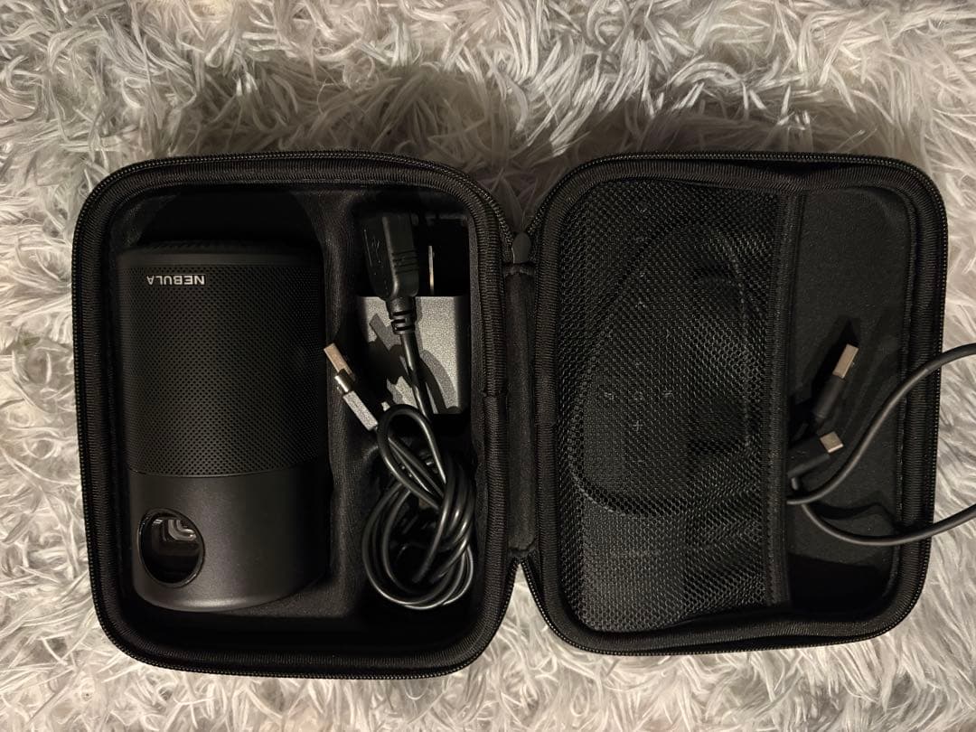 NEBULA プロジェクターキャリングケースと三脚