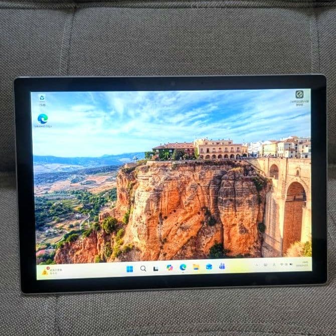 【美品／バッテリー良好】Surface Pro 7 i3 4GB 128GB s