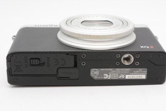 FUJIFILM XQ2 富士フイルム 高級コンパクトデジタルカメラ 人気モデル