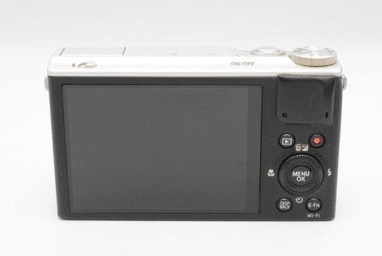 FUJIFILM XQ2 富士フイルム 高級コンパクトデジタルカメラ 人気モデル