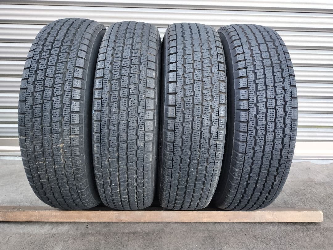 2021年製スタッドレス スチール 4H/100 BS V300 145R12