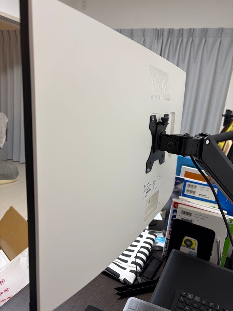 【美品】LG 27UP600K-W 27インチ 4K モニター