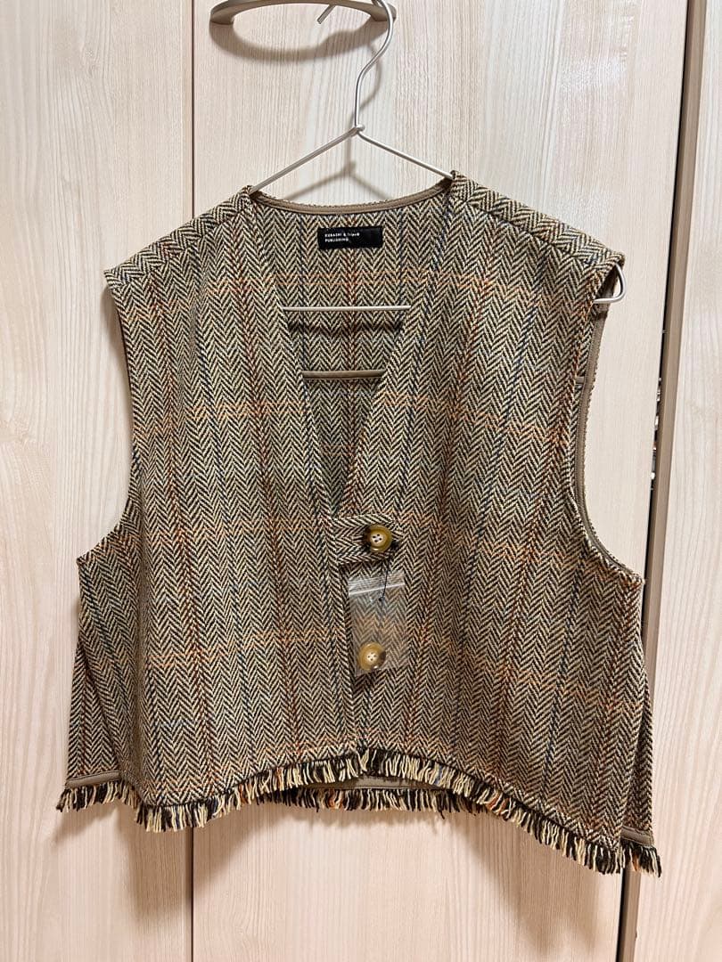 新品　北欧、暮らしの道具店 「ワードローブを新鮮に」ヘリンボーン柄のウールベスト
