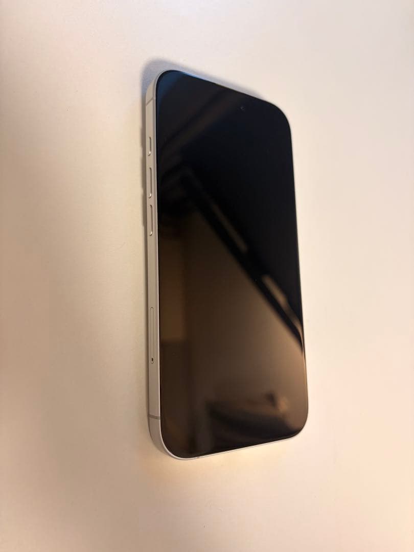 iPhone16 128GB SIMフリー 白（Apple Store購入品）