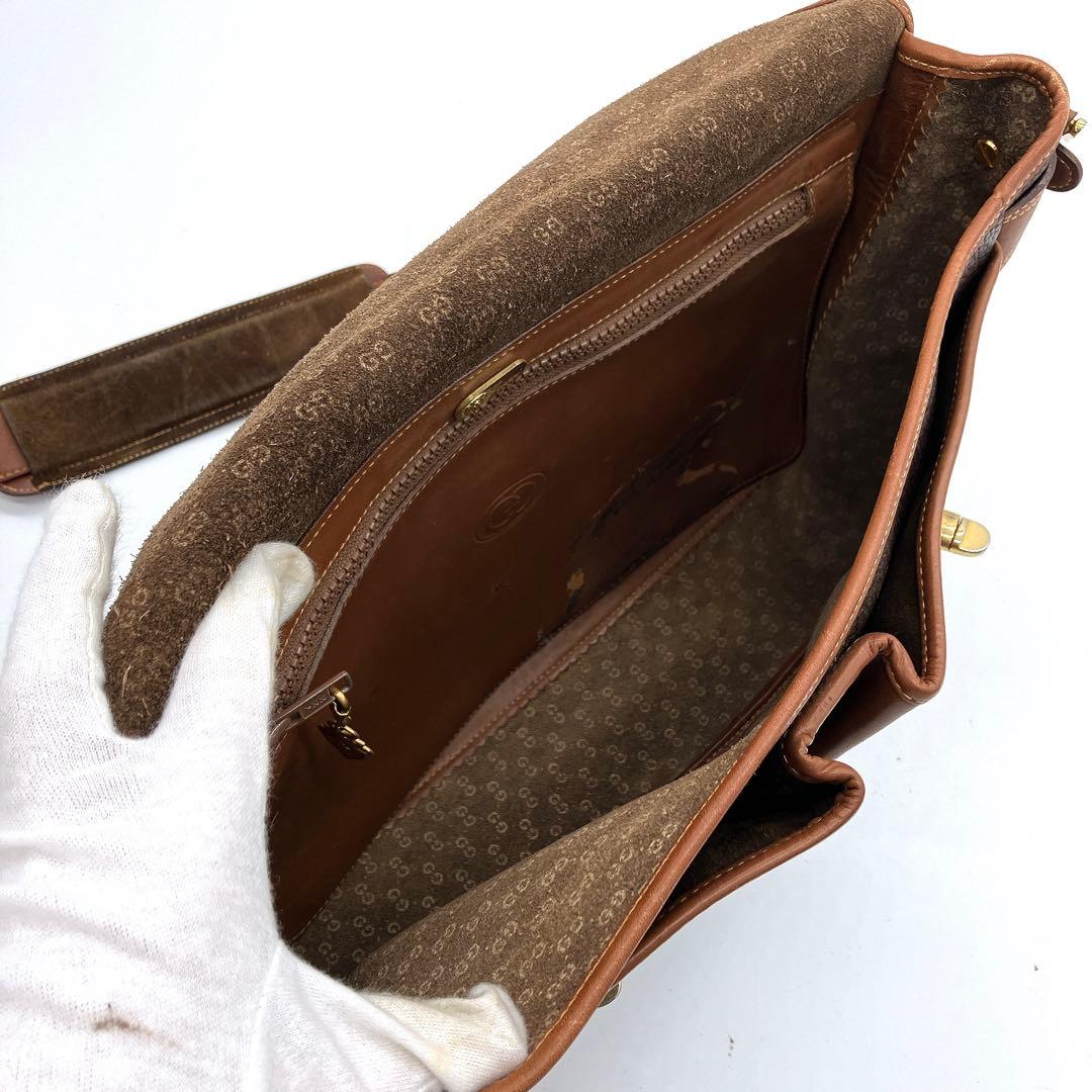 【GUCCI】メッセンジャーバッグ　ゴールド金具　レザー　ダークブラウン　A4