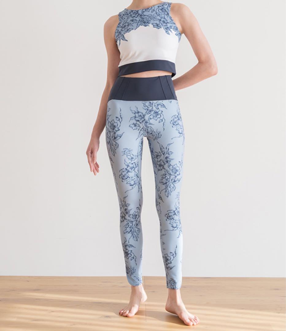 【最終値下】SUKALA アンティークプリントレギンス　Sサイズ　スモークブルー