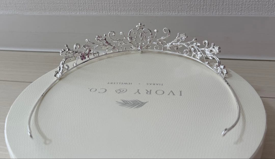 はちみつレモン　Ivory&Co. Caitlin ティアラ