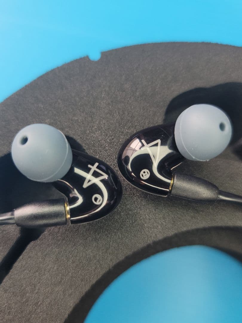 Shure AONIC４SE42HYBK＋UNI‐A