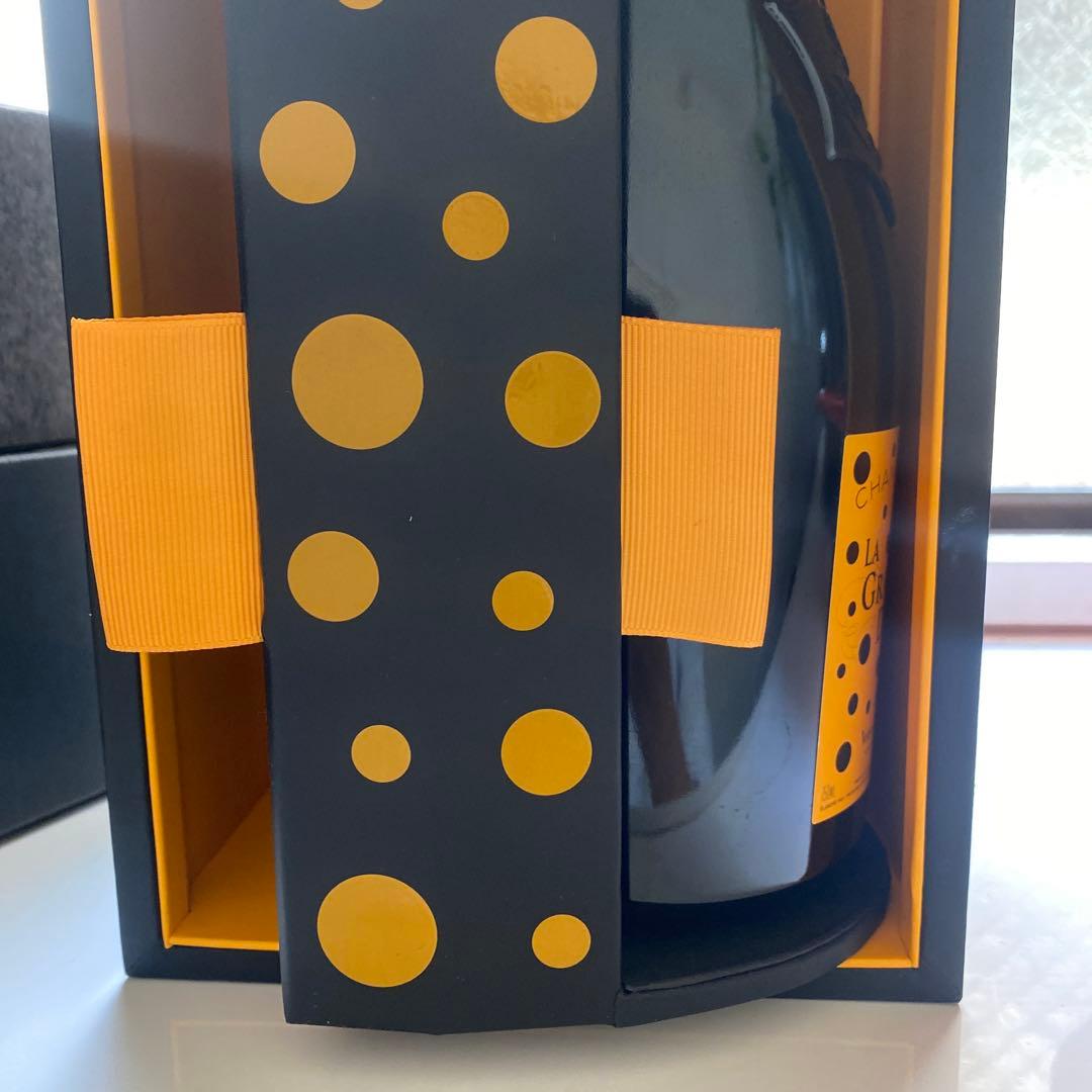 ヴーヴクリコ草間彌生シャンパン2012化粧箱付