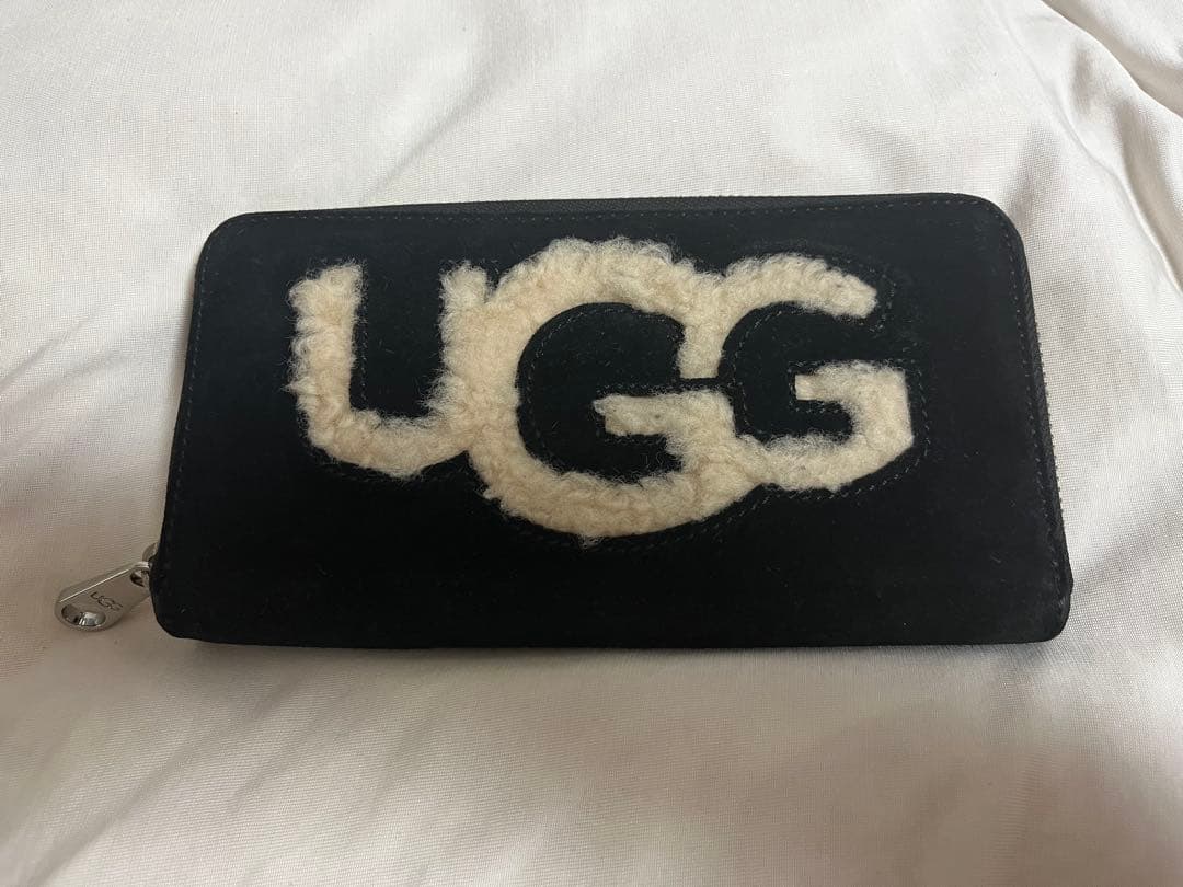 UGG 黒 スエード 財布　長財布
