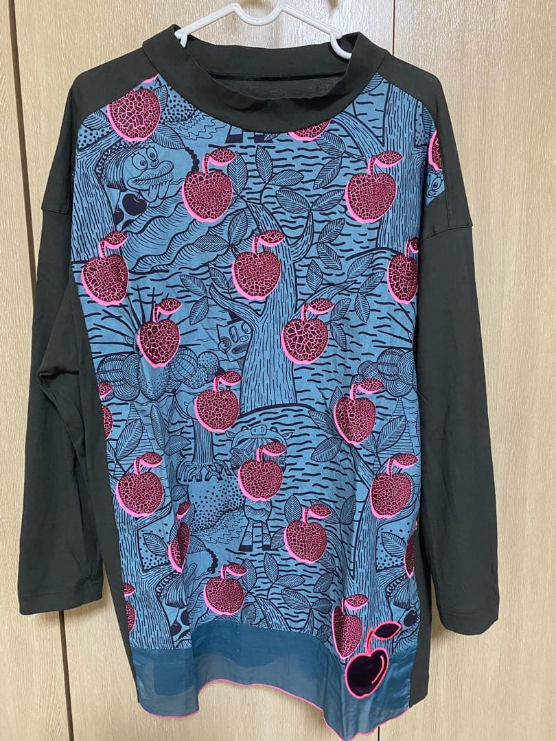 オレボレブラ　長袖トップス