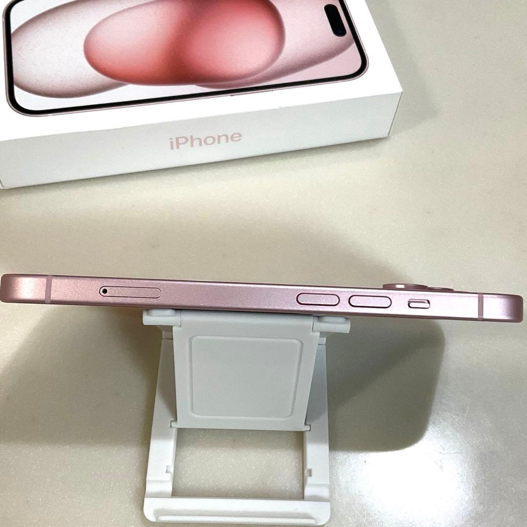 iPhone 15 128GB ピンク（バッテリー最大容量···100%）