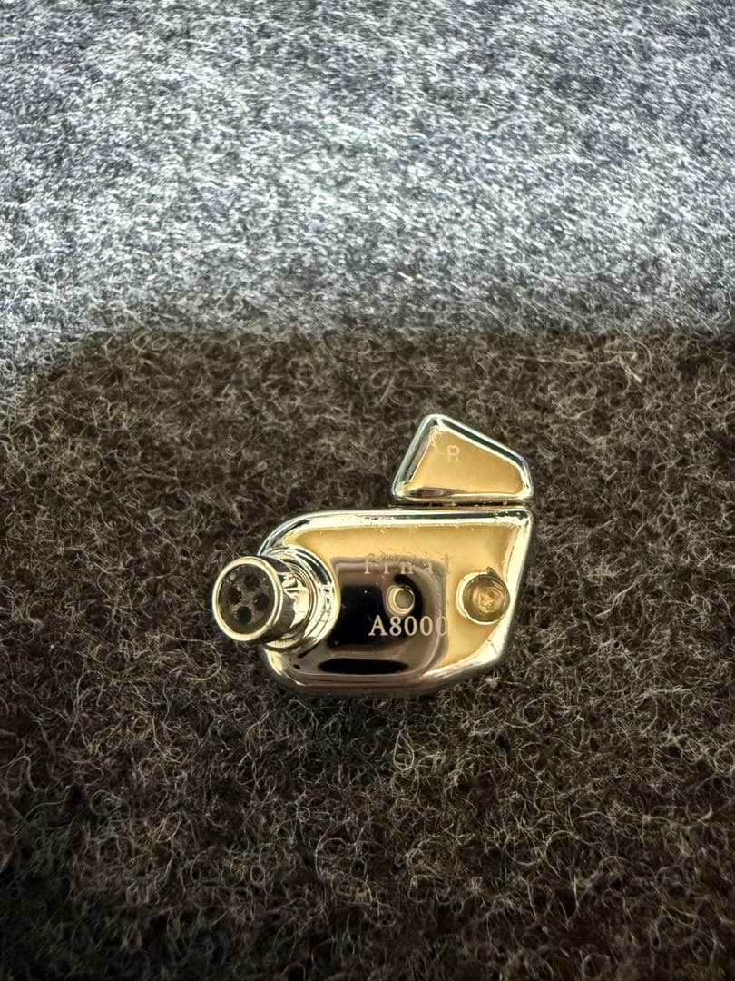 Final a8000　イヤホン