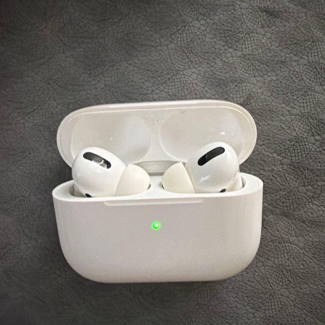 AirPods Pro 充電ケース付き　ホワイト