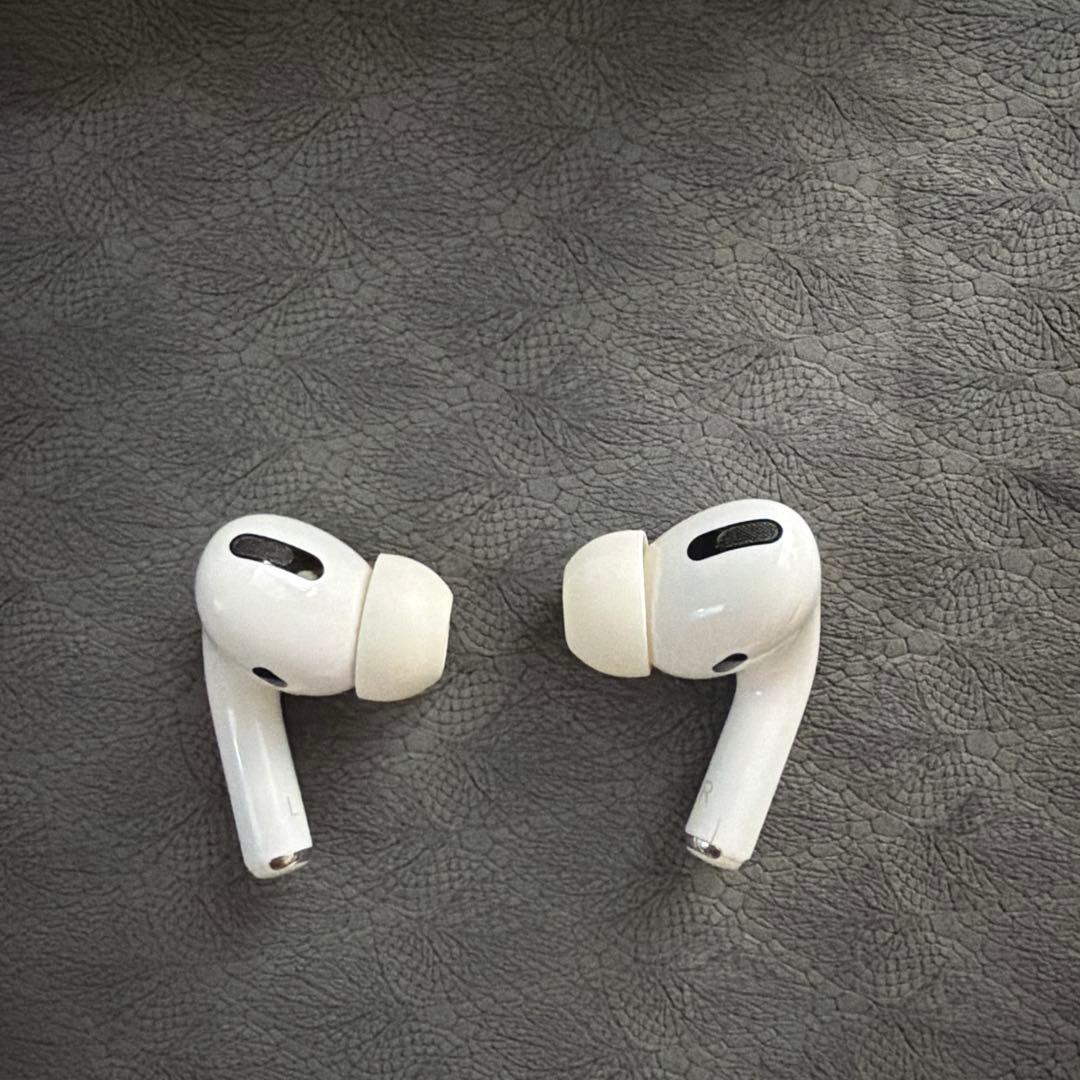 AirPods Pro 充電ケース付き　ホワイト