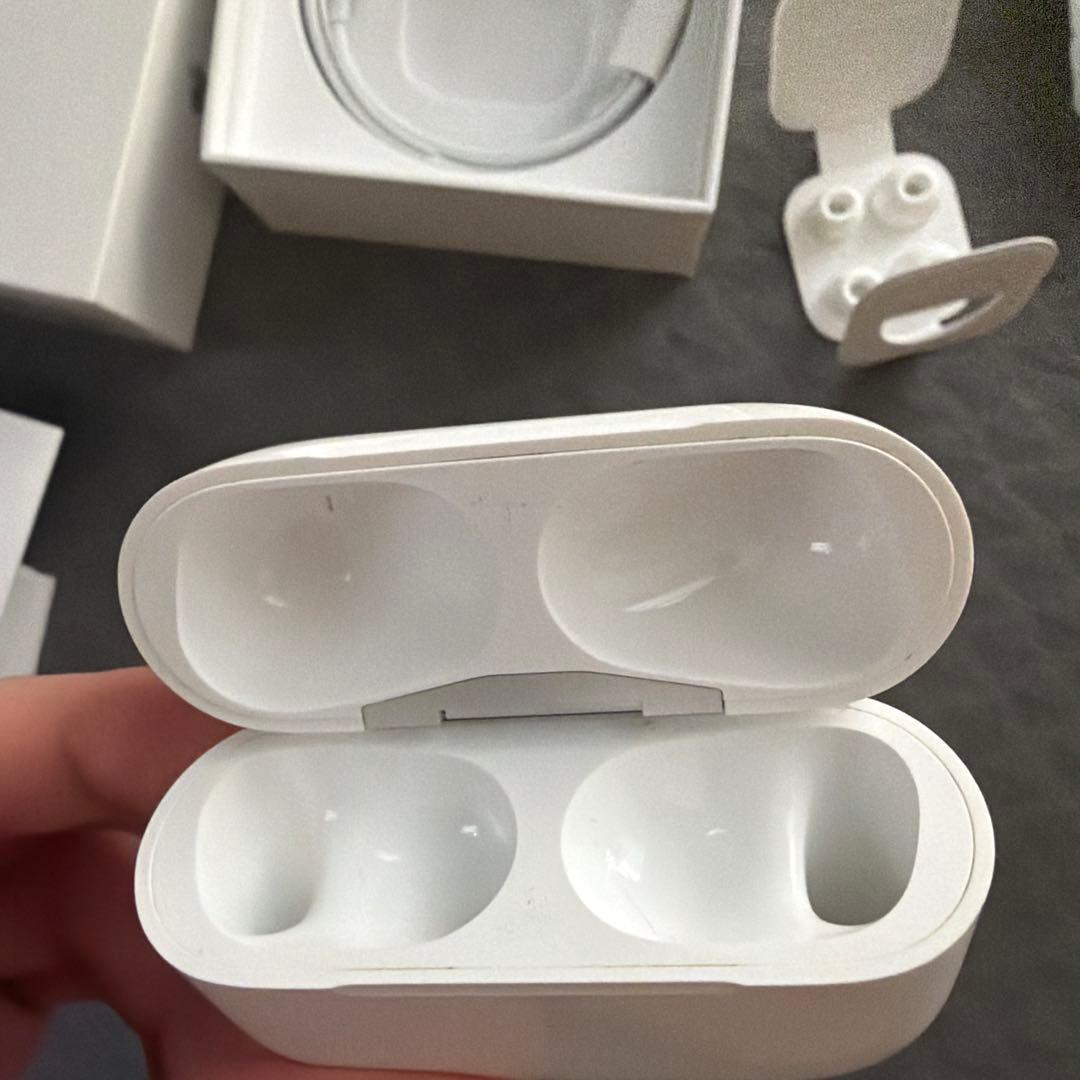 AirPods Pro 充電ケース付き　ホワイト