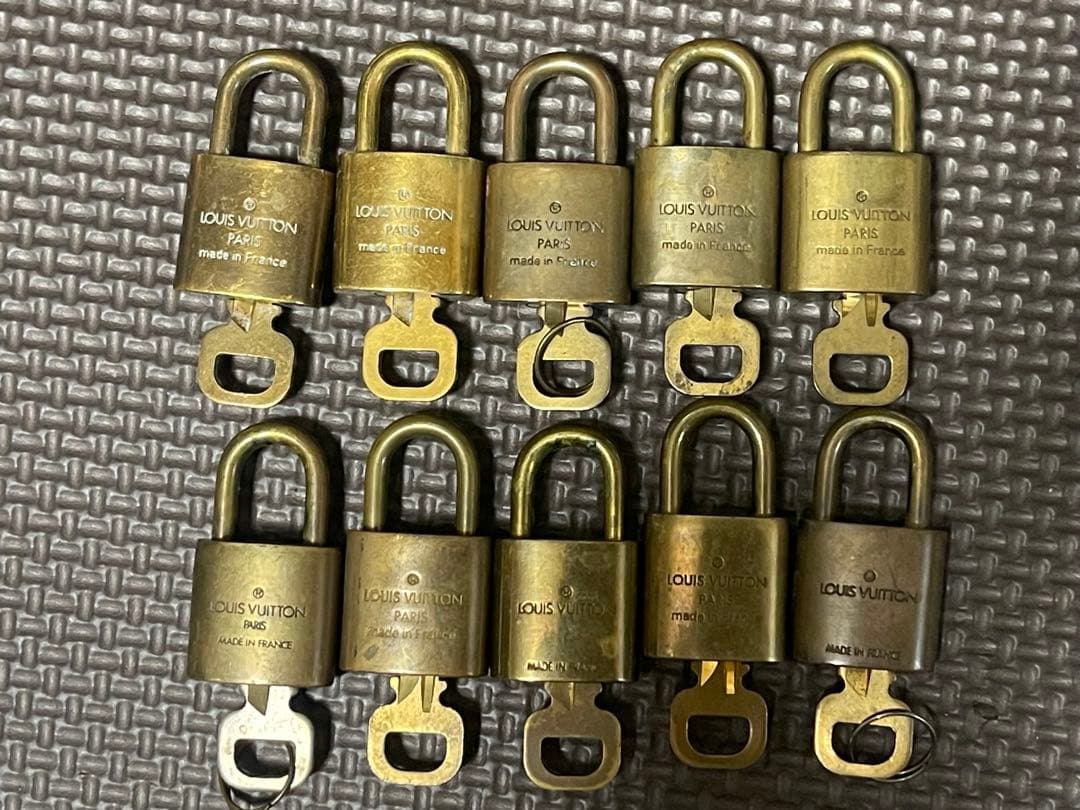 Vuitton 本物　ルイ・ヴィトン パドロック 10個セット 確認済み