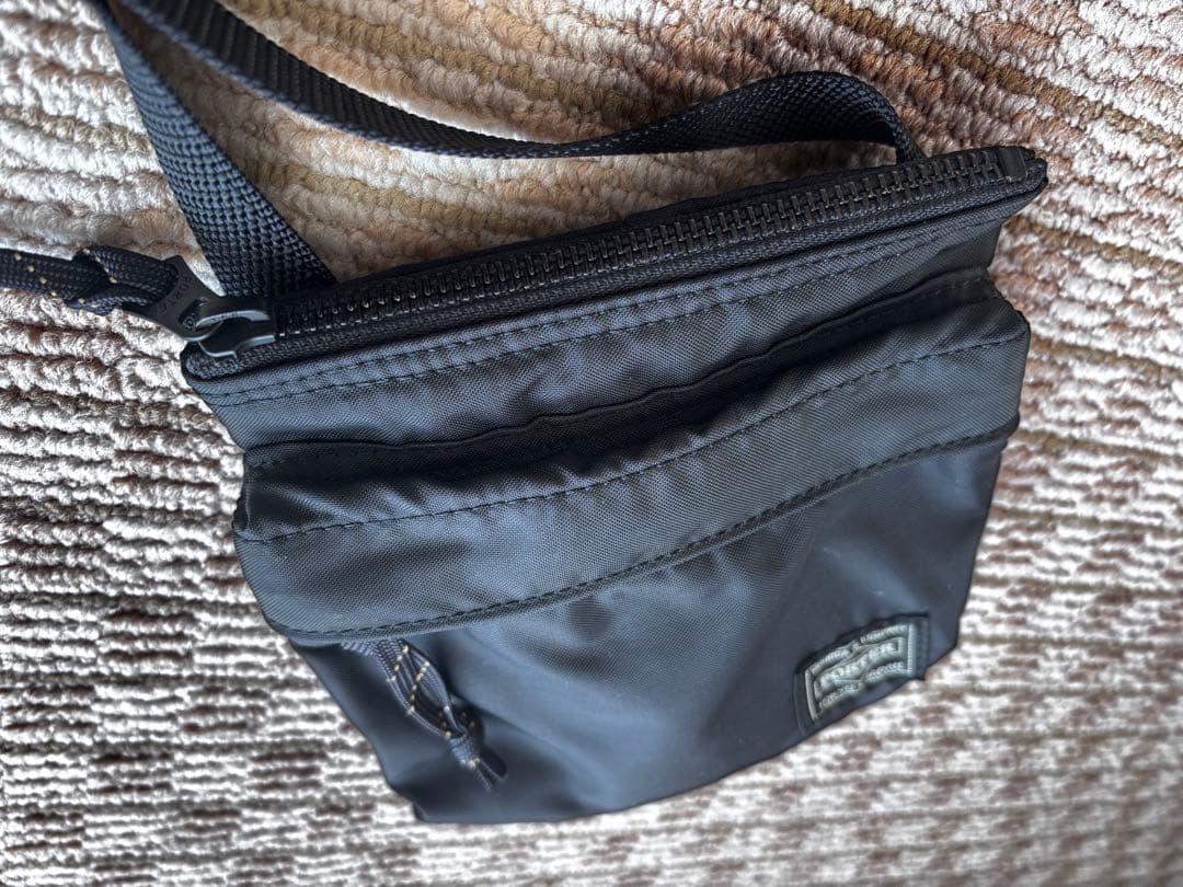 PORTER ブラック ショルダーポーチ