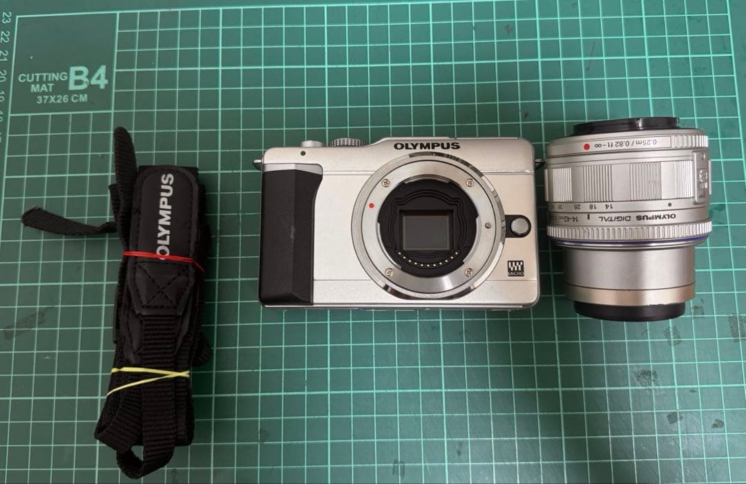 OLYMPUS PEN E-PL1ミラーレス カメラ ボディー