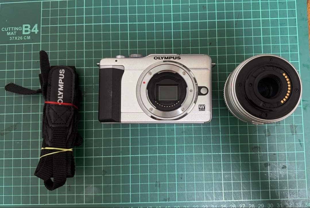 OLYMPUS PEN E-PL1ミラーレス カメラ ボディー